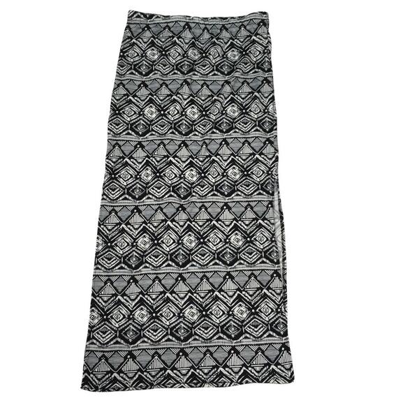 Charlotte Russe Maxi Skirt Black White Geometric Aztec Print Side Slit Juniors L - Picture 1 of 9